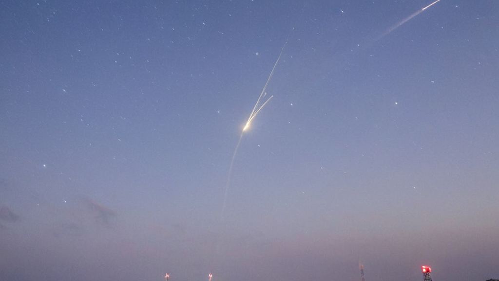 揭秘网红摆摊背后娱乐圈明星的神秘互动让人震惊
